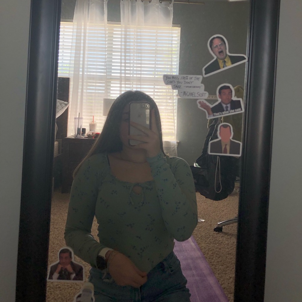 ✰light green floral fitted top ✰